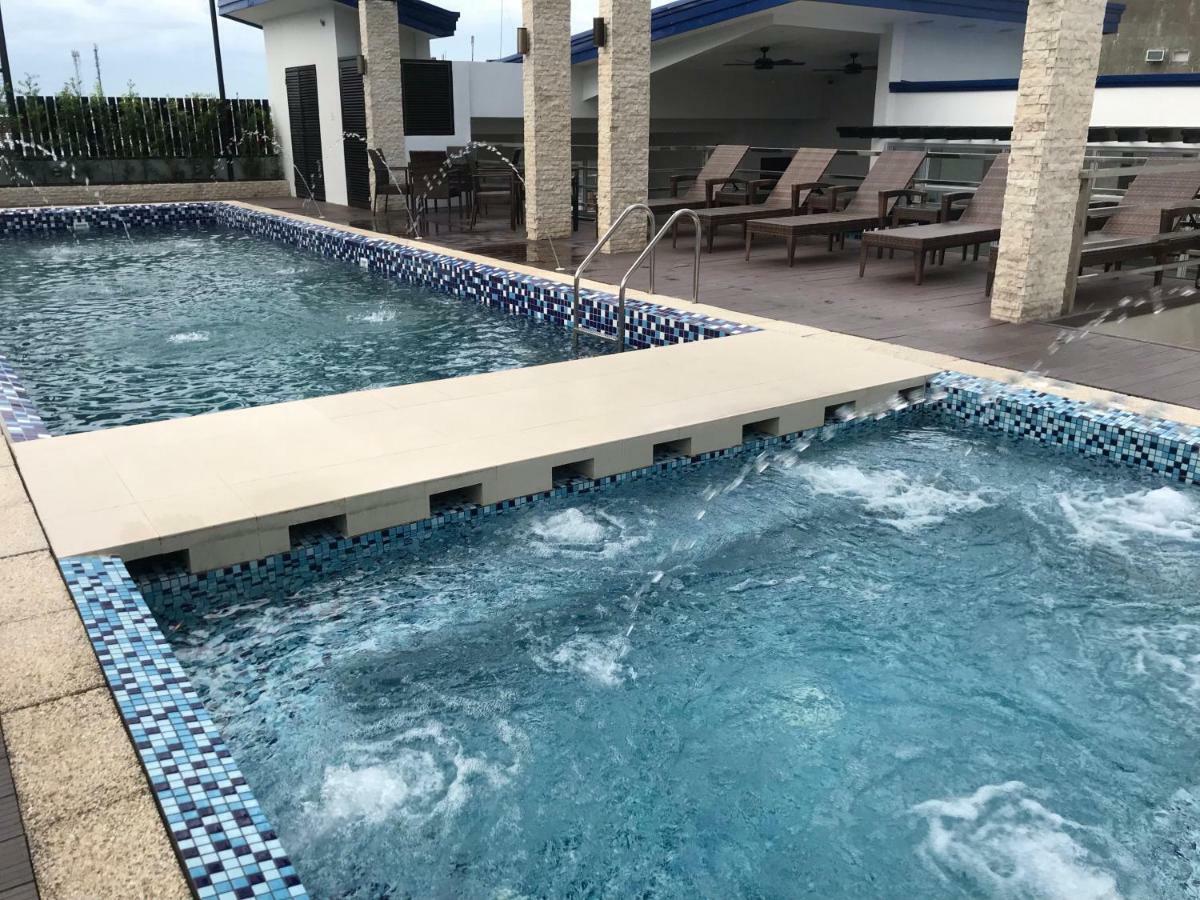 Blue Lotus Hotel Davao Экстерьер фото
