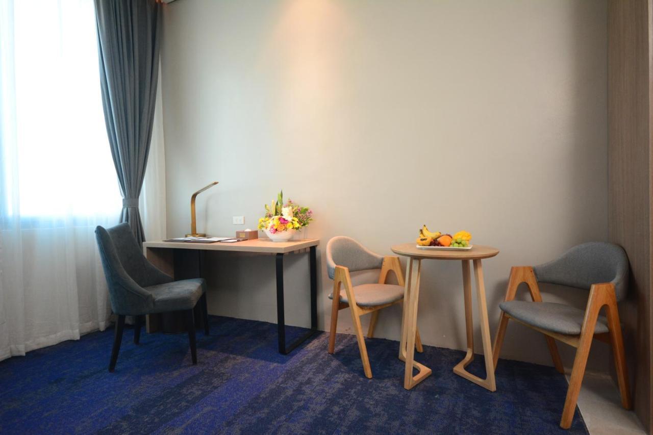 Blue Lotus Hotel Davao Экстерьер фото