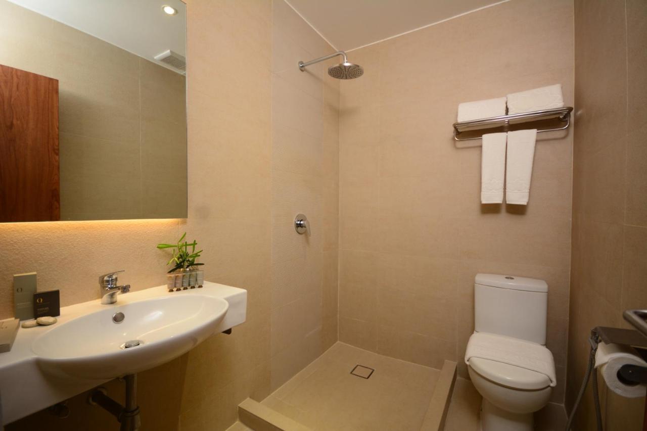 Blue Lotus Hotel Davao Экстерьер фото